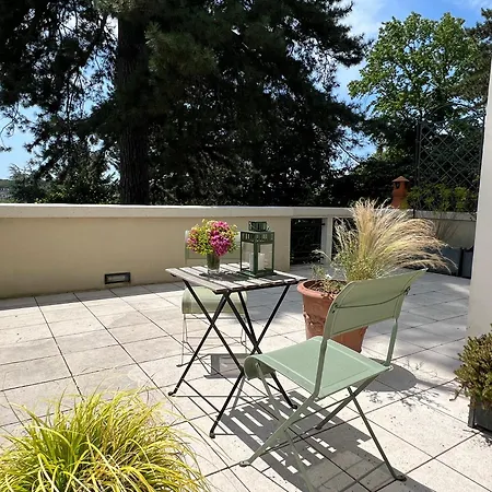 Apartament Avec Grande Terrasse Proche Du Chateau De