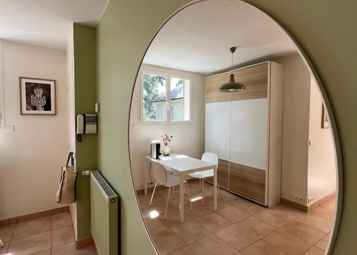 Avec Grande Terrasse Proche Du Chateau De Apartament *