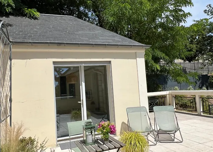 Avec Grande Terrasse Proche Du Chateau De * Wersal